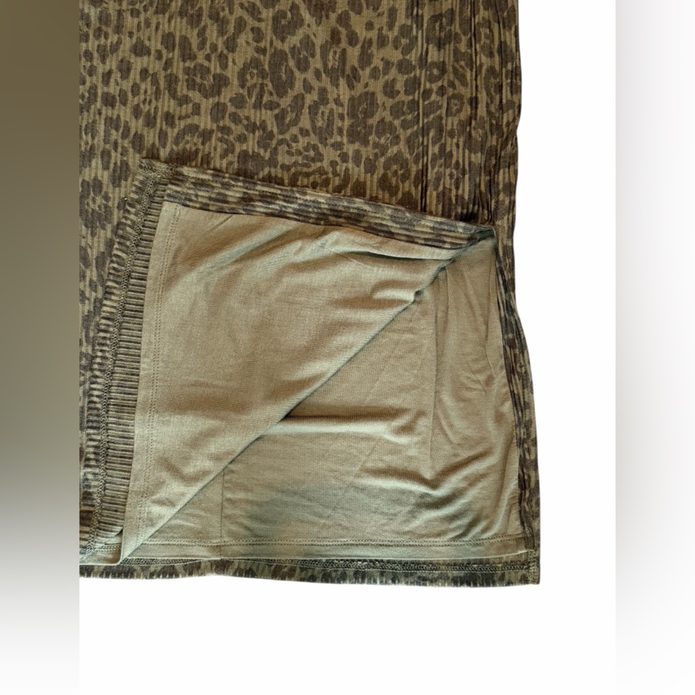 Express Leopard Print Midi Dress - Picture 6 of 7